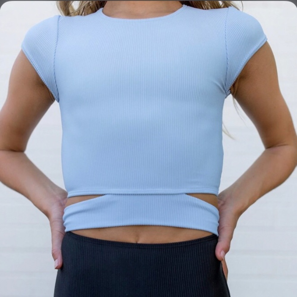 blue ribbed cropped top